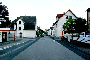 Schnurstracks durchs Dorf: Die Hornauer Straße.